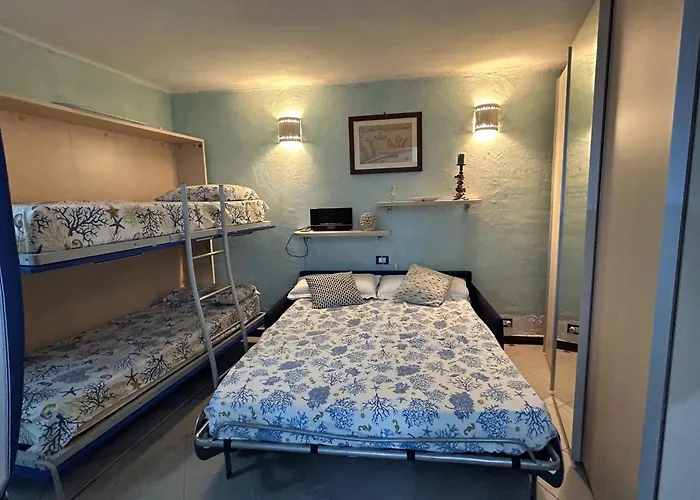 Pippo Cosy Flat Central With Ac Near Beaches
